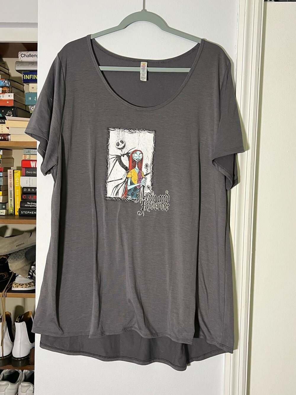 LuLaRoe The Nightmare Before Christmas Jack and Sally Graphic T-Shirt - Picture 1 of 4